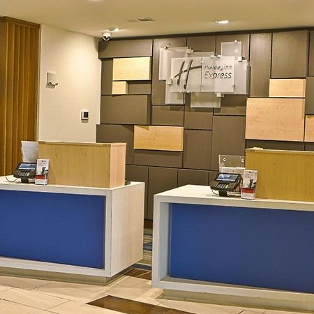 Holiday Inn Express Mccomb By Ihg Exterior foto