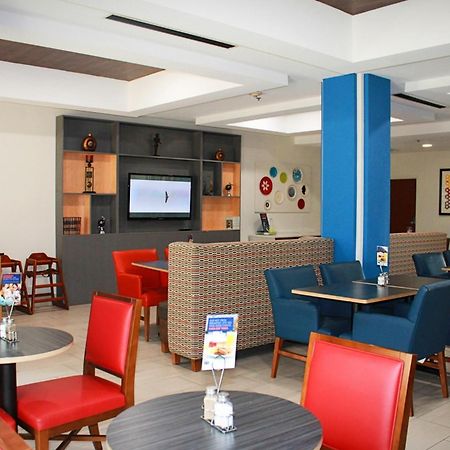 Holiday Inn Express Mccomb By Ihg Exterior foto