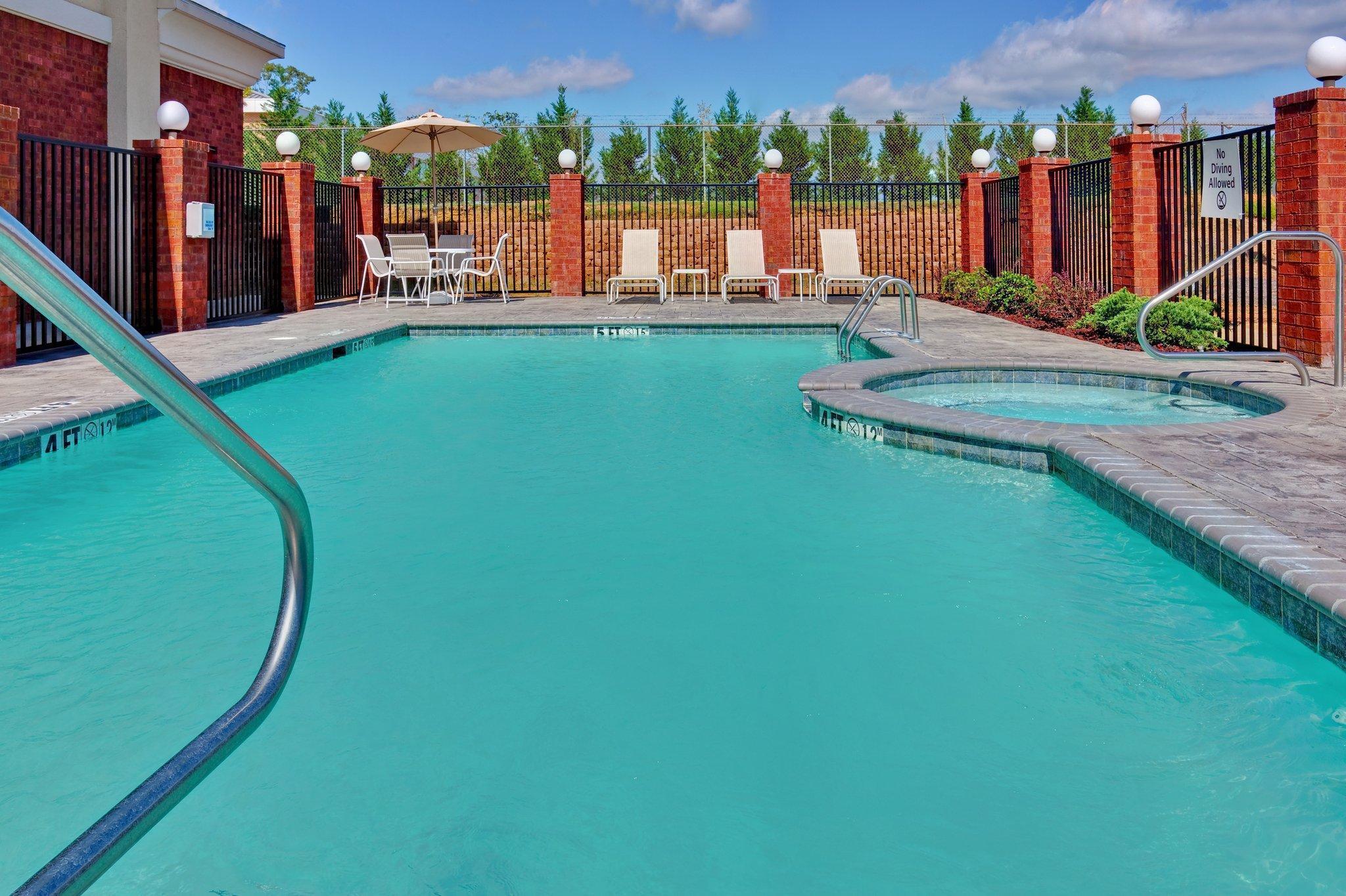 Holiday Inn Express Mccomb By Ihg Exterior foto